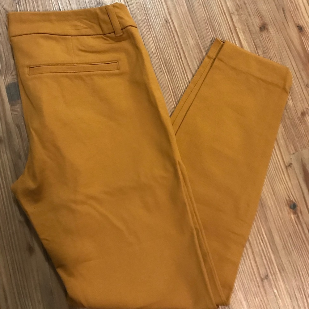 Old Navy Women’s mid-rise pixie pants